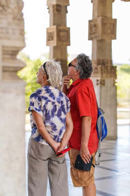 Colombo: Private Tuk-Tuk City Tour with Guide & All Tickets - Temples that give you Colombo’s spiritual mix (and better photos too)