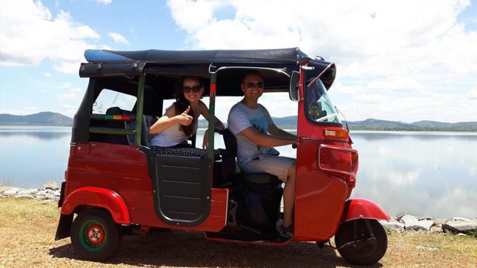 Colombo: Sightseeing Tour by Tuk Tuk Safari - All Inclusive - Colonial Colombo: Old Dutch Hospital, Town Hall, and maritime stories