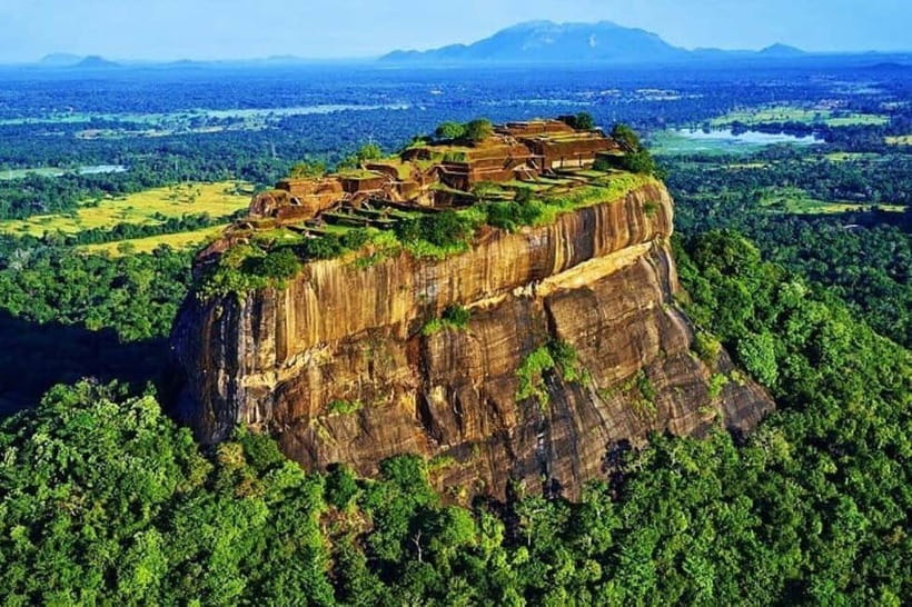 Colombo: Sigiriya, Dambulla Caves, & Wildlife Day Tour - From Colombo to Sigiriya: a long ride that sets the pace