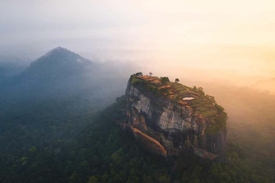 Colombo: Sigiriya Rock Fortress & Dambulla Cave Temple Tour - Small-group or private: choose the day style you want