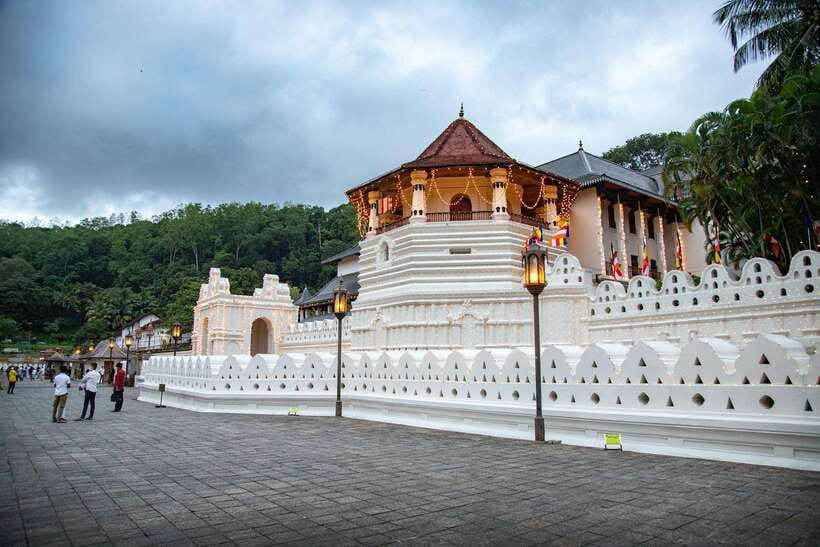 Colombo: Sri Lanka 4-Day Private Tour With 18 Amazing Places - Day 4: Yala Safari for Leopards, Galle Fort UNESCO Stones, and Unawatuna + Hikkaduwa