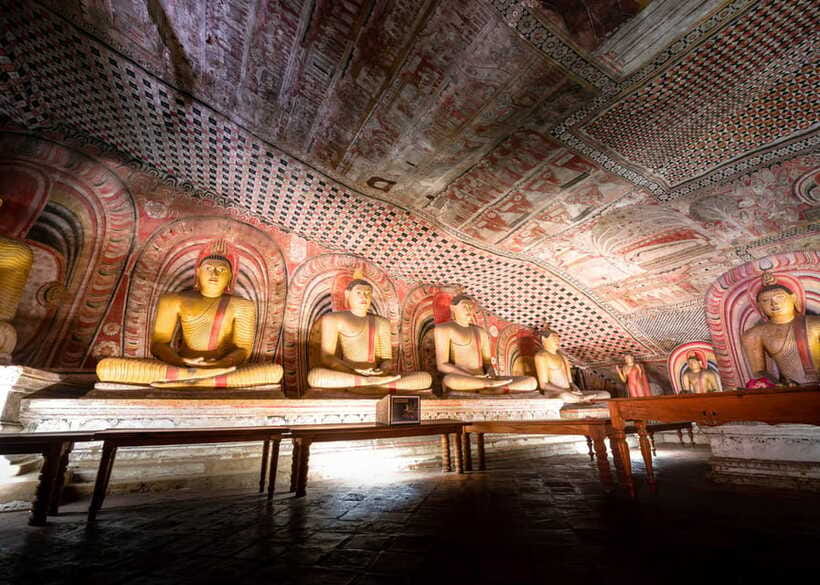 Colombo: Sri Lanka Cultural Triangle Hotspots 2-Day Tour - Spice/herbal garden and the Kandy jewelry voucher