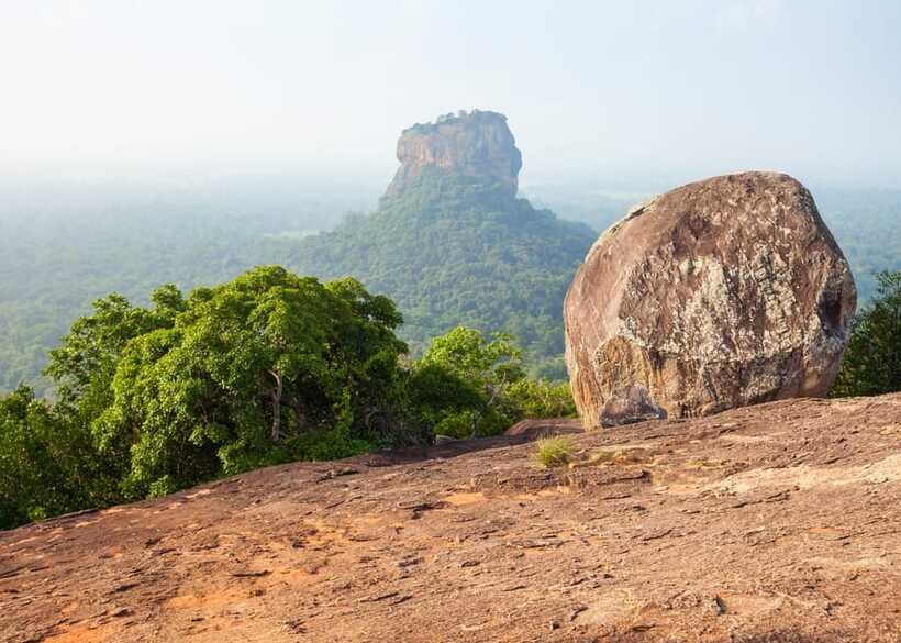 Colombo: Sri Lanka Cultural Triangle Hotspots 2-Day Tour - Hotels and transport: the difference between stress and flow