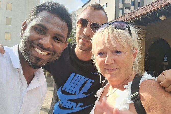 Colombo tuk tuk city tour -Entry Fees, and food Included - FAQ