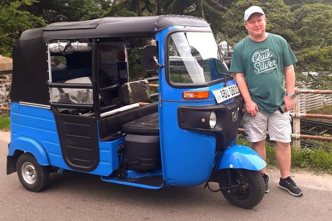 Colombo Tuk Tuk City Tour -Sightseeing Entry Fees & Food Included - Port City, lighthouse views, and the Maritime Museum