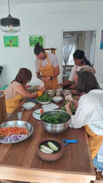Cooking with Arun & Tamil Family - From Spicy Curries to Mild Options: How the Menu Fits Your Diet