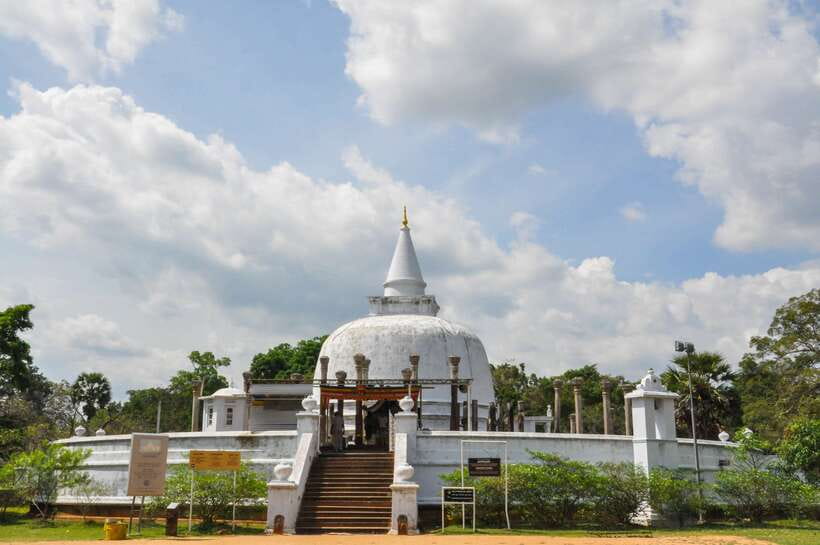 Dambulla: Anuradhapura and Mihintale Day Tour - Mihintale Rock Temple: The Story People Come Here For