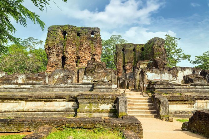 Day Tour from Dambulla to Sigiriya or Pidurangala & Polonnaruwa - Sigiriya Citadel Rock: The View Is the Main Event