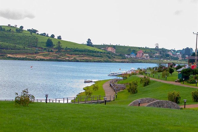 Day Tour to Nuwara Eliya from Kandy by Lux Tours Lanka - Gregory Lake: easy strolling, optional rides, and the noise factor
