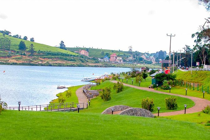 Day Trip to Nuwara Eliya with Kingfisher Tours - Gregory Lake Park: where you slow down for about an hour