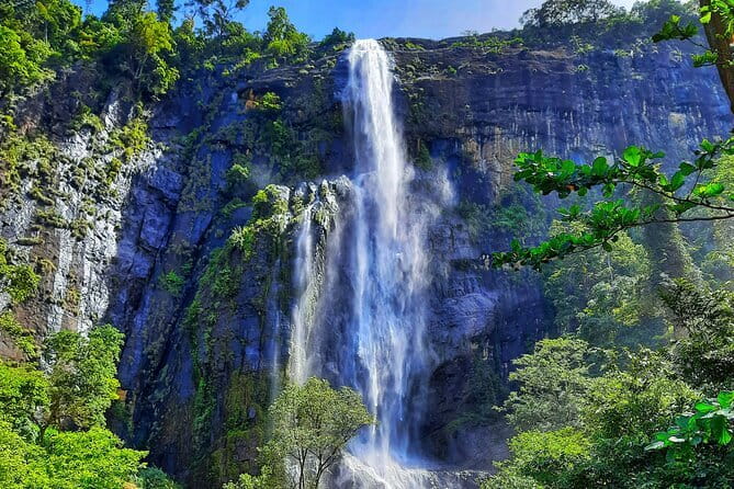Diyaluma Waterfall and Natural Pool Bath With Lunch - Key highlights worth factoring in