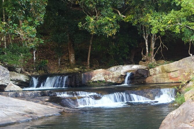 Diyaluma Waterfall and Natural Pool Bath With Lunch - Lunch and bottled water: the unglamorous value piece