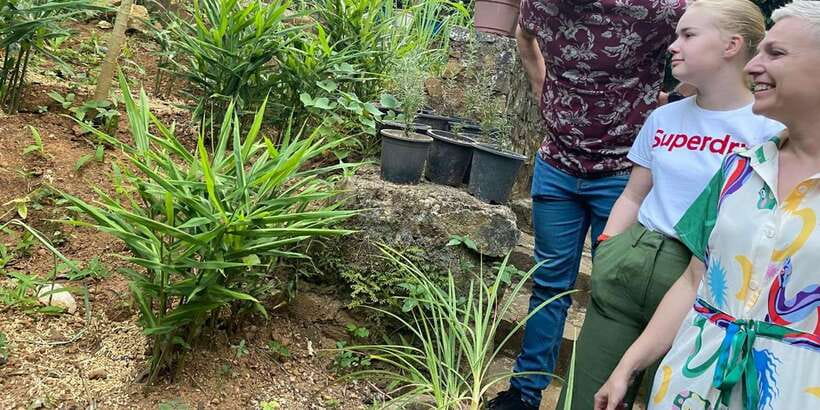 Ella : Cooking class with amazing Spice Garden Tour - Cooking Class in a Traditional Fireplace: Where Your Meal Comes Together