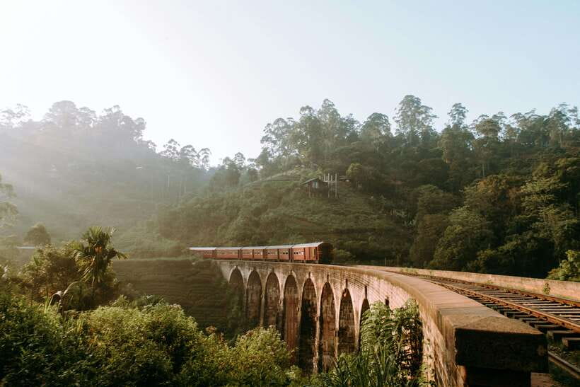 Ella: First Class Scenic Train Ticket To/From Nanuoya - Getting Tickets and Into the Right Carriage