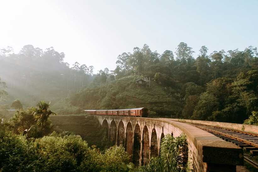 Ella: First Class Scenic Train Ticket To/From Nanuoya - Small Group Advantages (and Why They Matter on This Route)
