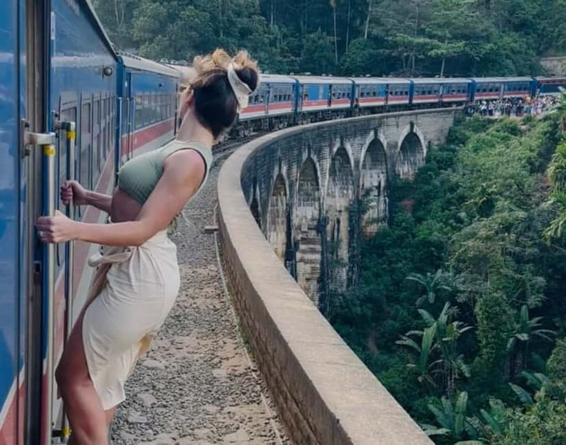 Ella Full-Day Tour from Mirissa/Ahangama/Hikkaduwa/Bentota - Demodara to Haputale Train Ride: The Tea-Country Moment