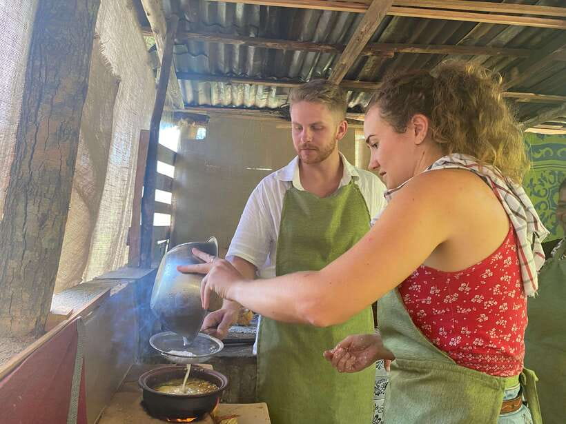 Ella Sri Lanka : Mom's Kitchen Cooking class - The tools and ingredients step that makes everything click
