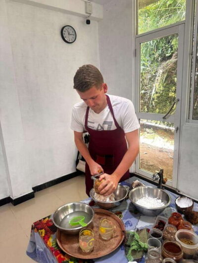 Ella: Sri Lankan Authentic Cooking expirience - The 2-Hour Class Flow: Spices, Coconut Work, and Cooking Roles
