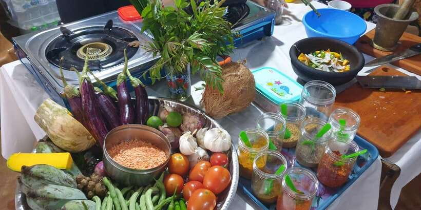 Ella: Sri Lankan Cooking Class with Neranji at Homestay - The meal part: turning class time into dinner