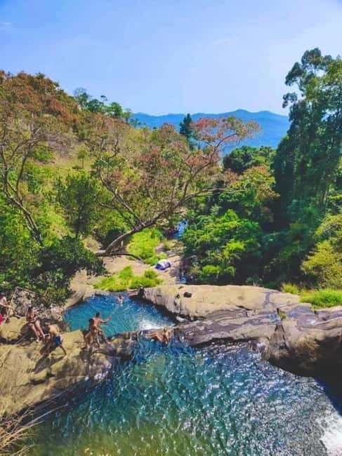 Ella: Tuk Tuk Tour to Diyaluma and Secret Waterfalls - Language and group size: smoother if you don’t want confusion