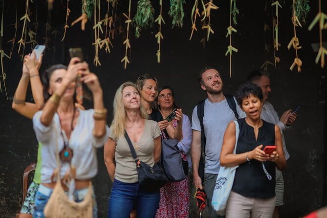 Explore Colombo City Highlights in a Private Tuk Tuk - Pettah market and the Red Mosque area: street-level Colombo