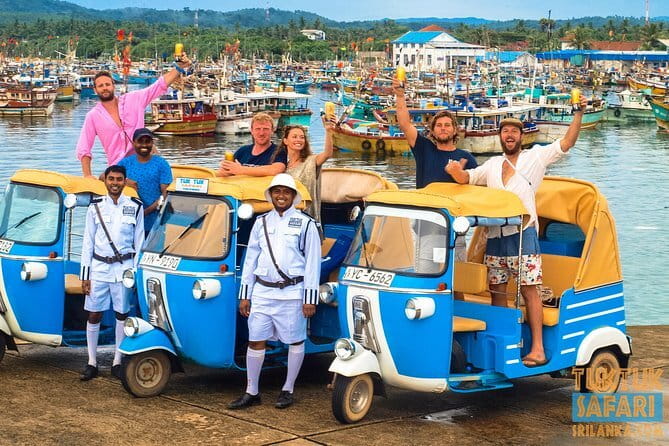 Explore Colombo City Highlights in a Private Tuk Tuk - Temples, Shiva devotion, and a vegetarian food stop you can plan around
