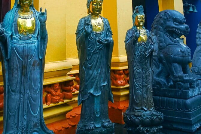 Explore Colombo City Highlights in a Private Tuk Tuk - Tea and gem shopping stops: souvenirs with a purpose