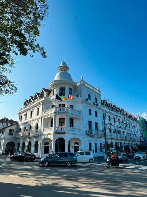 From Colombo: Kandy, Pinnawala and Tea Factory Full-Day Trip - Lunch with a viewpoint: Senani by Oak Ray break time