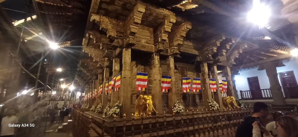From Colombo: Kandy Temple of Tooth & Elephant Orphanage - Temple of the Tooth: how to visit a sacred, UNESCO-listed site