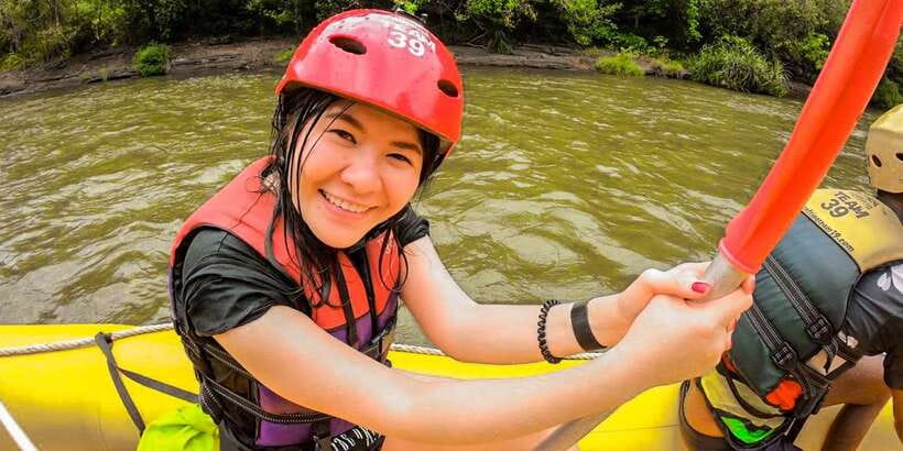 From Colombo: Kithulgula White Water Rafting Adventure - Riding the Kelani River rapids: what the 5 km actually feels like