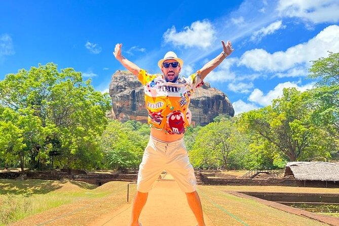 From Colombo: Sigiriya and Dambulla Day Trip and Safari - Cafe Amakie stop: coffee and a needed reset before temples