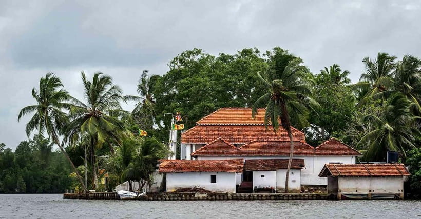 From Colombo to Galle Fort and Unawatuna Beach Day Trip - Meetiyagoda moonstone mines: hand work since 1906