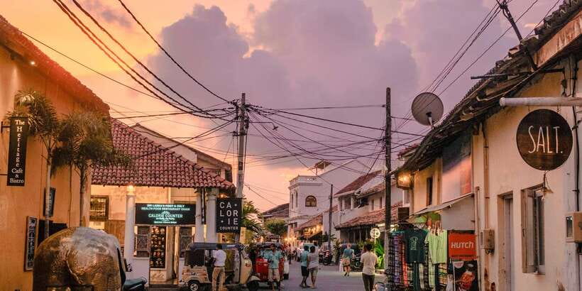 From Colombo: Virgin White Tea and Galle City Tour - The Ahangama photo stop: a quick coastal breather