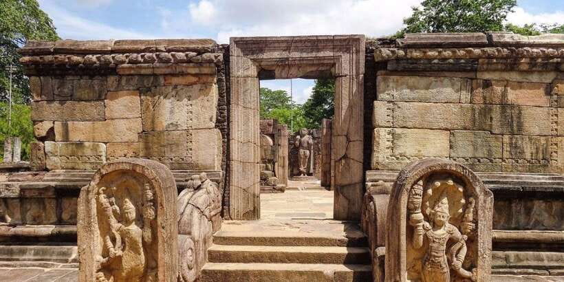 From Dambulla/ Sigiriya: Ancient City of Polonnaruwa by Bike - Bikes and safety: the one detail that can make or break the day