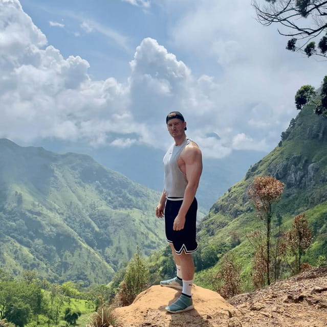 From Ella : Sun rise Hike to Ella Rock - Ella Rock at sunrise: photo stops and panoramic time