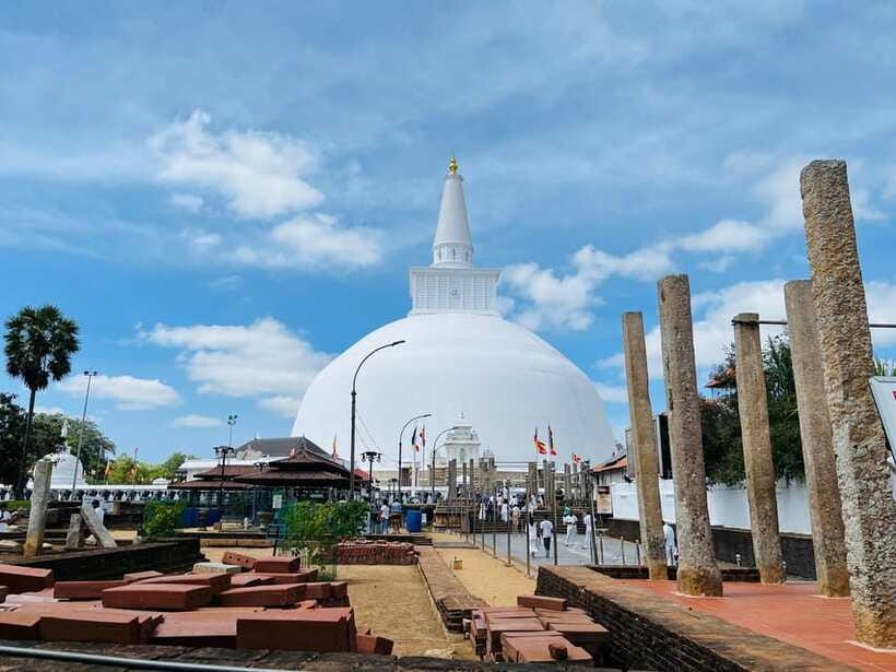From Kandy: Anuradhapura Day Trip with Lunch - Getting There: The 3.5–4 Hour Drive and a Realistic Timeline
