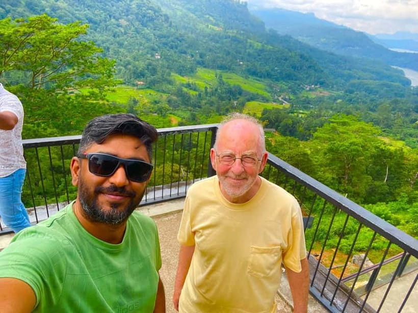 From Kandy: Ella Drop Tour via Nuwara Eliya - Entering The Kandy-Asgiriya Stupa Area Before the Drive