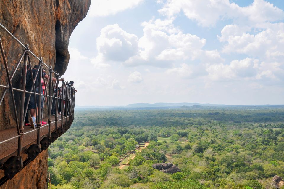 From Kandy: Sigiriya and Dambulla Private Day Tour - Lunch at 1:00 PM: clay pots, lotus-leaf service, and curry prep