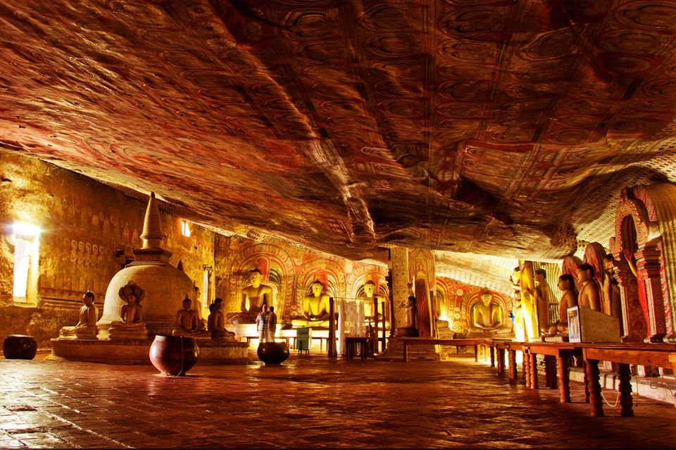 From Negombo: Sigiriya and Dambulla Day Trip and Safari - Lunch and the fork in the road: village tour or safari time