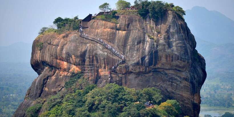 From Negombo: Sigiriya and Dambulla Day Trip and Safari - What to bring and how to handle temple rules without stress