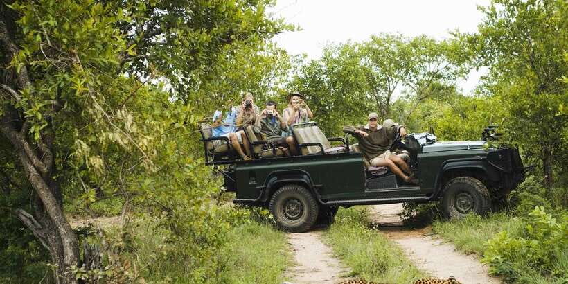 From Negombo: Wilpattu National Park Safari Guided Day Tour - Lunch and breaks: fitting food into a wildlife day