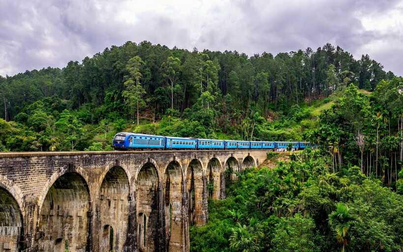 From Nuwara Eliya: Ella City Tour with Little Adam's Peak - Nine Arch Bridge: the walk, the timing, and the train-factor