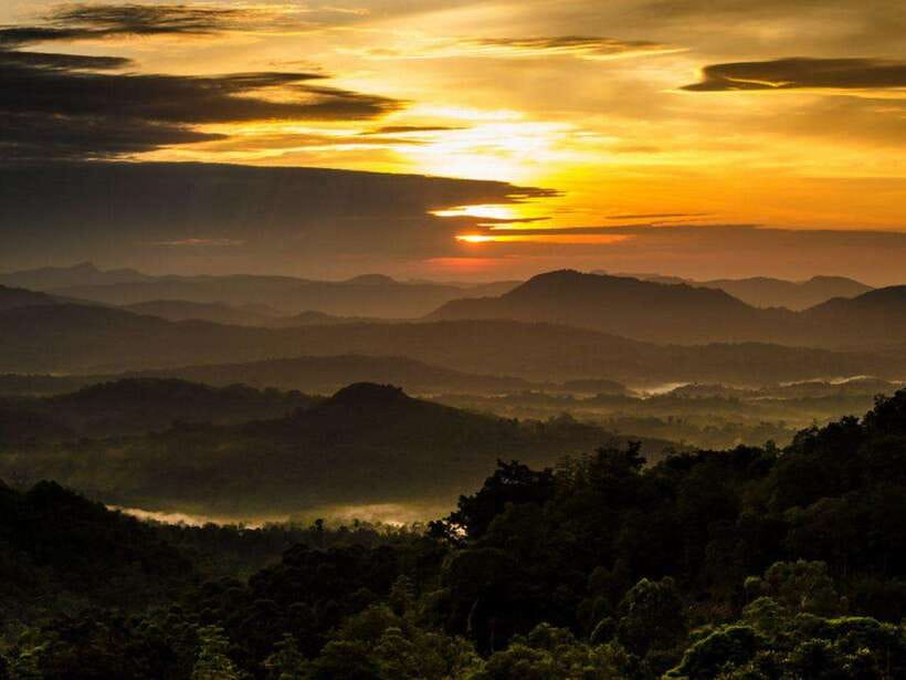 From Nuwara Eliya: Summit Bliss, Adams Peak Guided Hike - The 13-hour plan: pickup, briefing, summit, breakfast