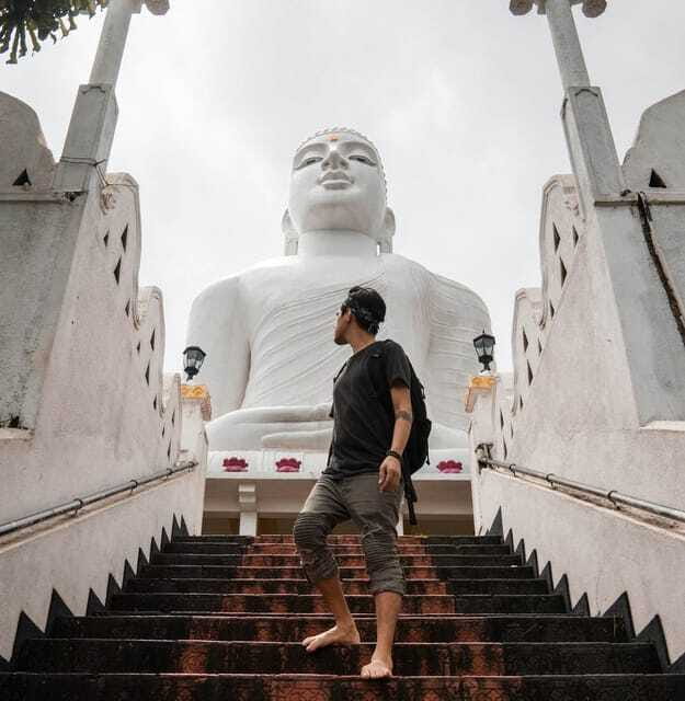 Full Coverage Kandy City Day Tour - Commonwealth War Cemetery, Batik, and Wood Carving Shops That Actually Help