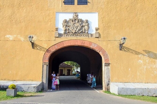 Galle Fort Tour - Galle Fort ramparts: Portuguese beginnings and Dutch fortification