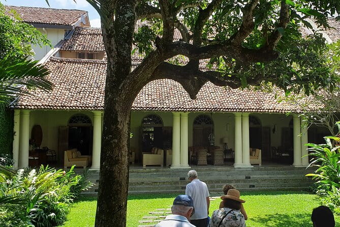 Galle Fort Walk with Glamorous Stories - Portuguese to Dutch: How the walls explain Galle’s power shift