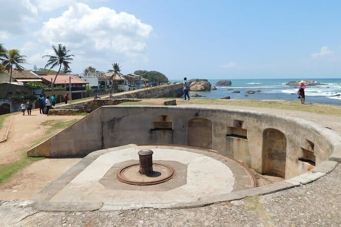 Galle Fort Walk with Glamorous Stories - The 2004 tsunami story: seeing why these walls mattered