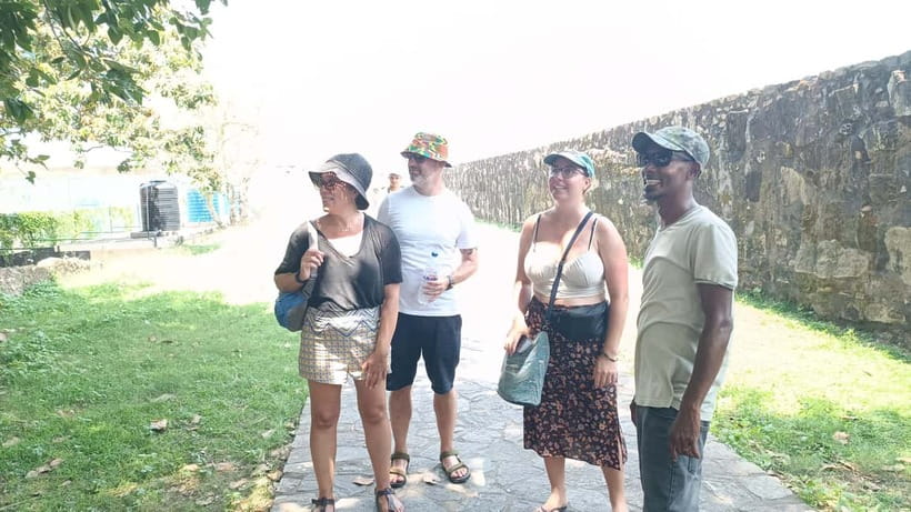 Galle Fortt Guided Walking Tour with a Local - The lighthouse remnants and the “edge” experience