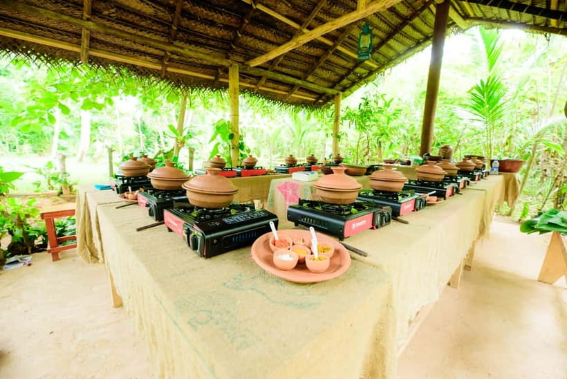 Galle: Sri Lankan Cuisine Cooking Experience - Eating the Meal on a Banana Leaf: Hands-On Tradition