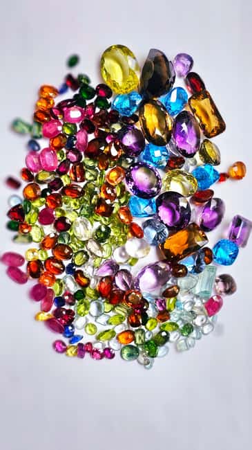 Galle: Traditional Gems & Jewellery Workshop with Transfers - Gemstone Time: Handling Moonstones, Garnets, and the Real-vs-Fake Lesson